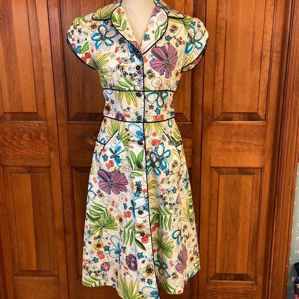 600 West Floral Capped Sleeve Slight Fit & Flare Flare/Summer Dress Casual Sz 8 - Picture 1 of 16
